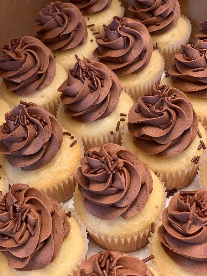 Vanilla Cupcakes with Chocolate Frosting